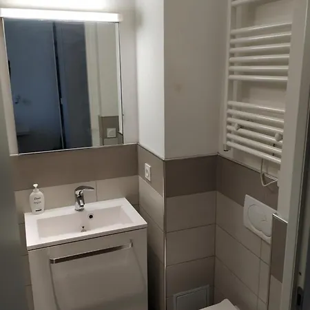 A 5 Mn A Pied De La Gare Confort Avec Balcon Apartment
